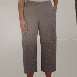 Women's S Gray Cropped Capri Pants NWT